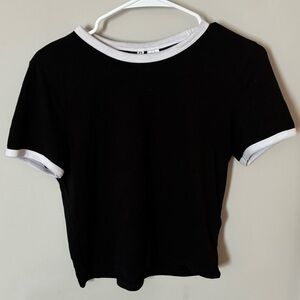 H&M DIVIDED black crop top with white trim medium